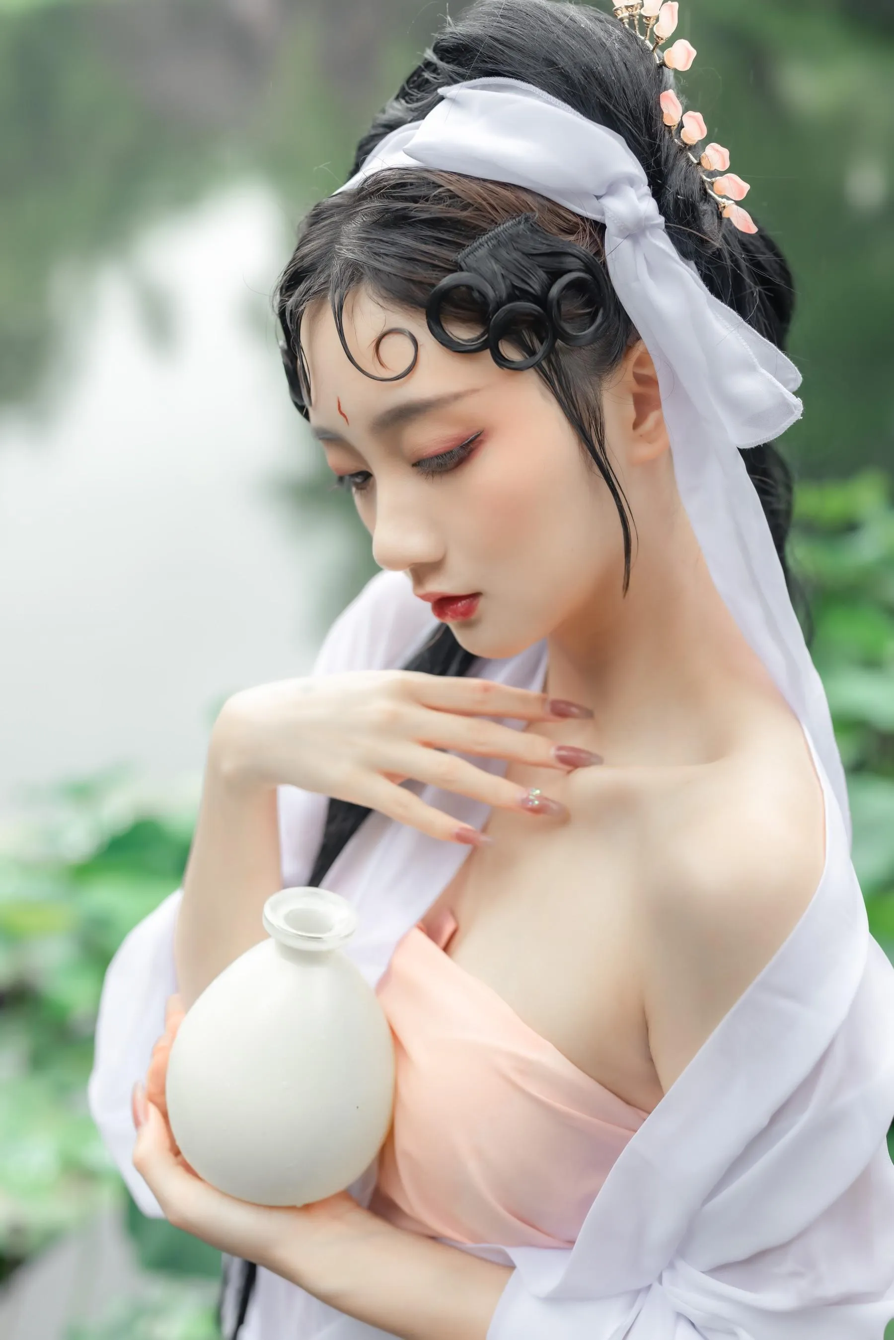 [艺图语] 2022.06.03  白蛇传奇 兔子Zzz不吃胡萝卜 [25P]插图1